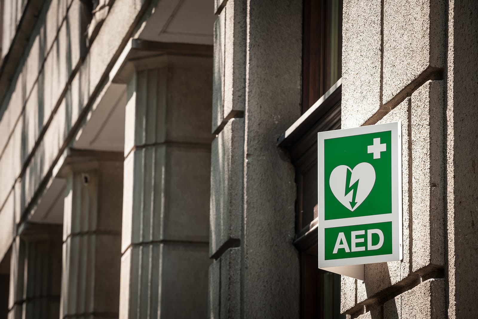 Den richtigen AED kaufen - wir unterstützen sie dabei!